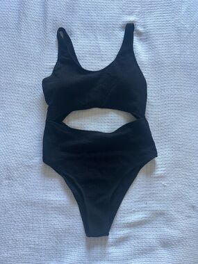 SHEIN Black Cutout One-Piece Swimsuit ✨BRAND NEW✨